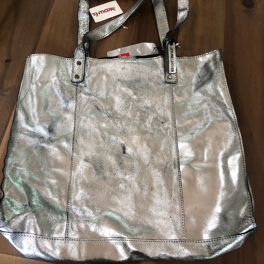 Sopresa! Silver leather distressed tote bag